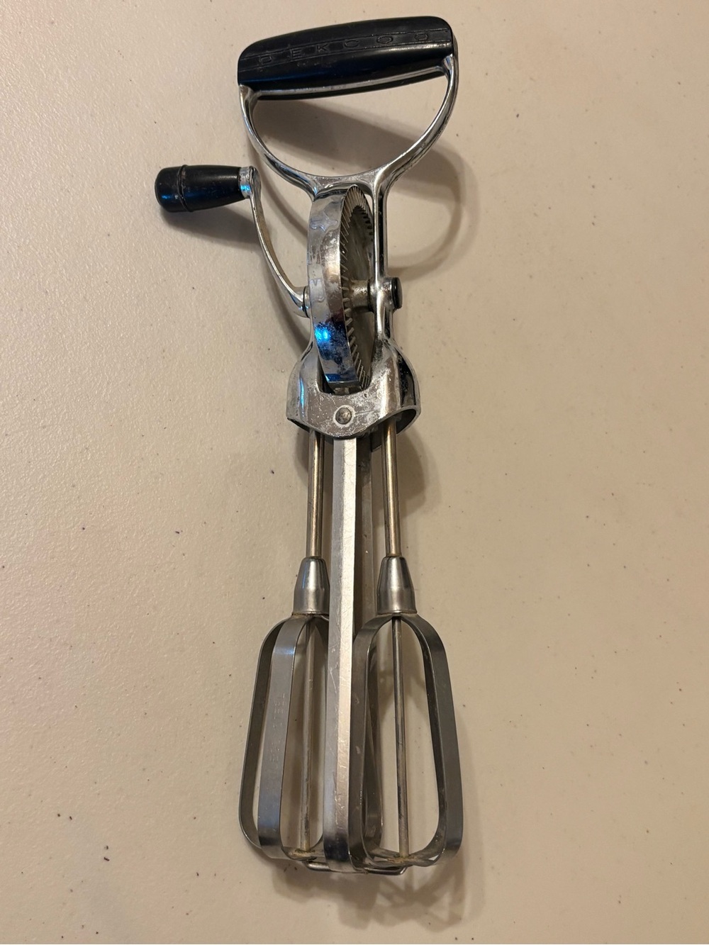 Vintage Oekcoo Classic Handheld Egg Beater – Silver & Black